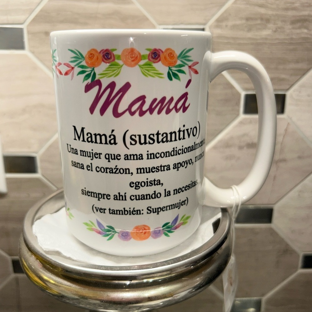 Coffee Glossy Ceramic cup 15 oz with a beautiful message in Spanish for a mother